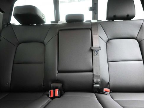 New 2026 GMC Canyon Elevation w/ Convenience Package image 15