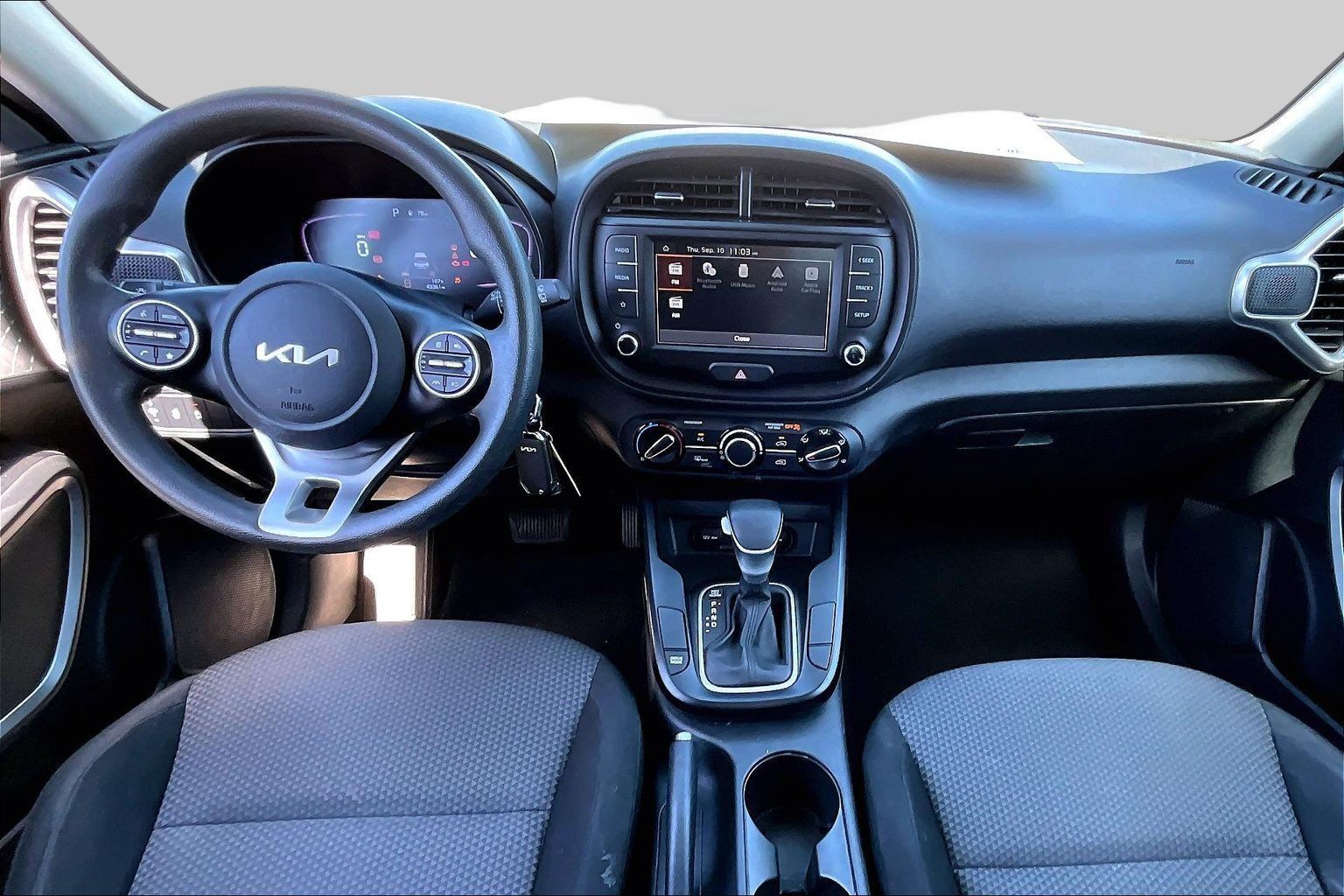 Used 2023 Kia Soul LX w/ Option Group 015 FWD image 13