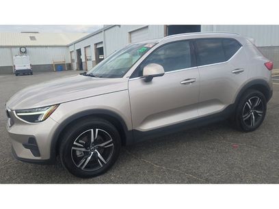 Used 2024 Volvo XC40 B5 Core