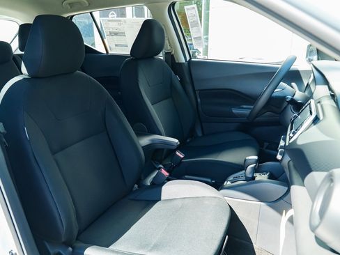 New 2025 Nissan Kicks Play S image 24