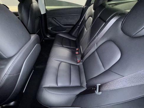 Used 2023 Tesla Model 3 Standard Range image 13