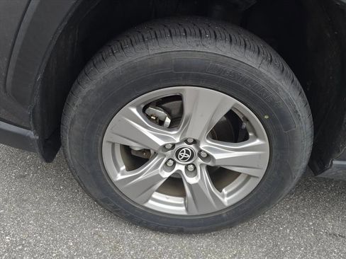 Used 2024 Toyota RAV4 XLE image 5