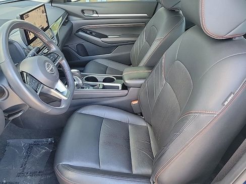 Used 2023 Nissan Altima 2.5 SR w/ SR Premium Package image 11