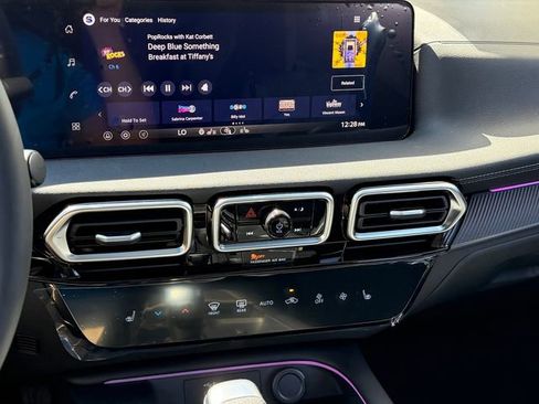 New 2026 Nissan Sentra SV w/ SV Convenience Package FWD image 18