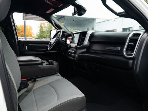 Used 2024 RAM 2500 Big Horn image 26