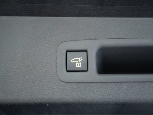 New 2026 Toyota Sienna Platinum AWD/4WD image 11
