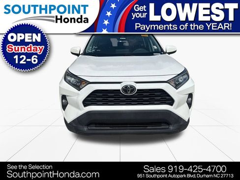 Used 2019 Toyota RAV4 XLE w/ Convenience Package FWD image 2