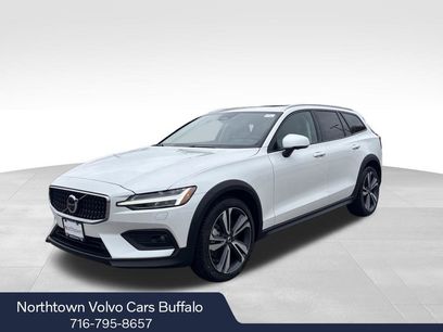 New 2026 Volvo V60 B5 Cross Country Plus w/ Protection Package Premier