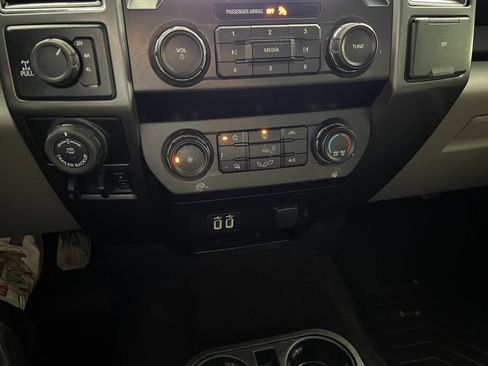 Used 2019 Ford F150 XLT w/ Max Trailer Tow Package image 39