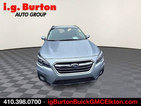 Used 2018 Subaru Outback 3.6R Limited AWD/4WD image 2