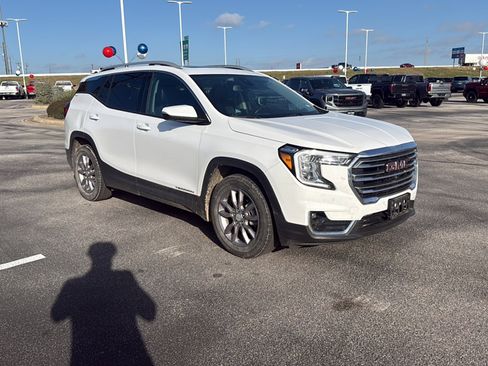 Used 2022 GMC Terrain SLT w/ Tech Package image 4