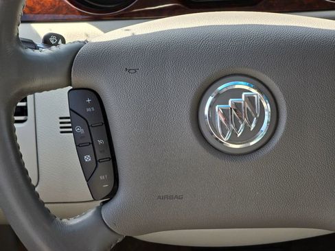 Used 2010 Buick Lucerne CXL FWD image 13