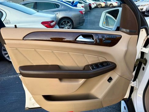 Used 2016 Mercedes-Benz GL 450 4MATIC image 13