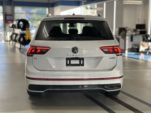 Used 2024 Volkswagen Tiguan SE R-Line AWD/4WD image 6