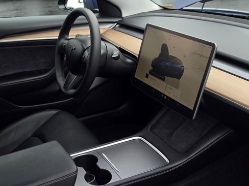 Used 2023 Tesla Model 3 Performance image 26