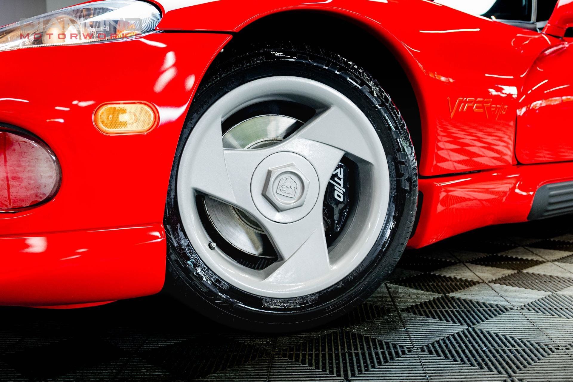Used 1993 Dodge Viper RT/10 RWD image 16