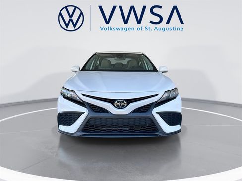 Used 2024 Toyota Camry SE image 2