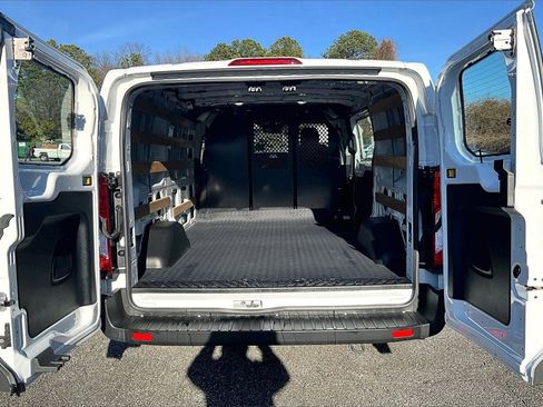 Used 2024 Ford Transit 250 Low Roof w/ Exterior Upgrade Package image 28