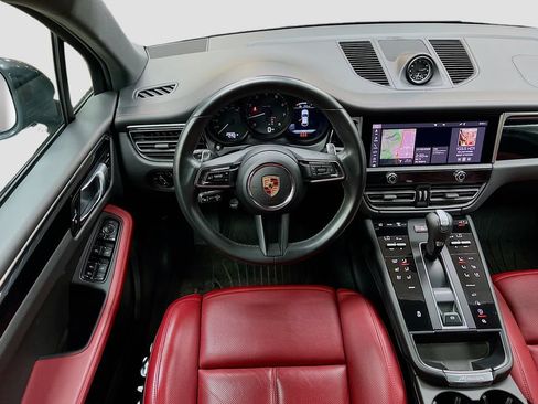 Certified 2023 Porsche Macan AWD/4WD image 24