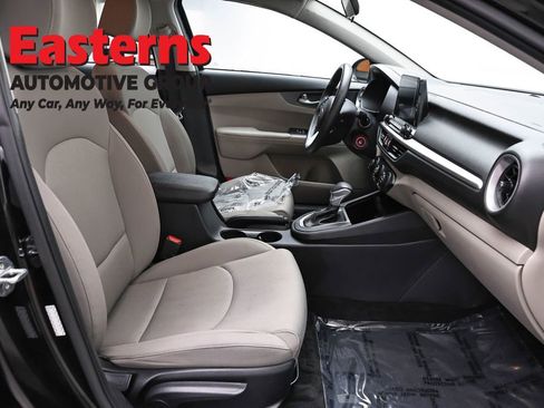 Used 2020 Kia Forte LXS FWD image 23