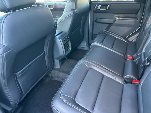 New 2025 Ford Bronco Outer Banks w/ Sasquatch Package image 12