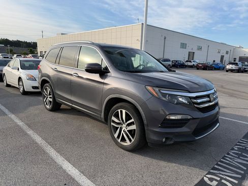 Used 2018 Honda Pilot Elite image 3