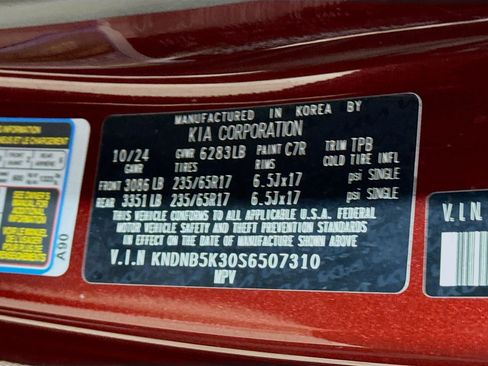 Used 2025 Kia Carnival image 31