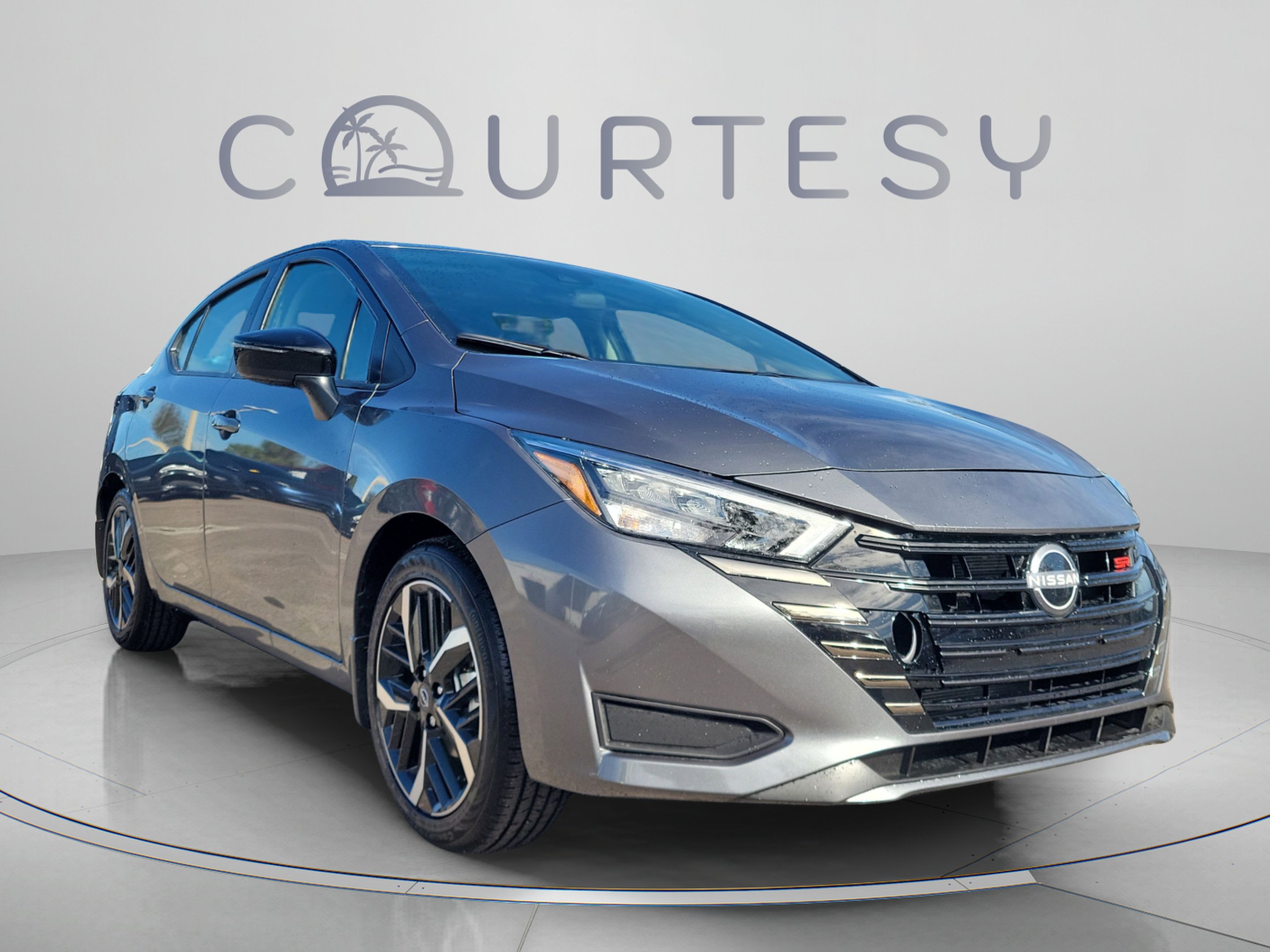 New 2025 Nissan Versa SR w/ Trunk Package FWD image 6