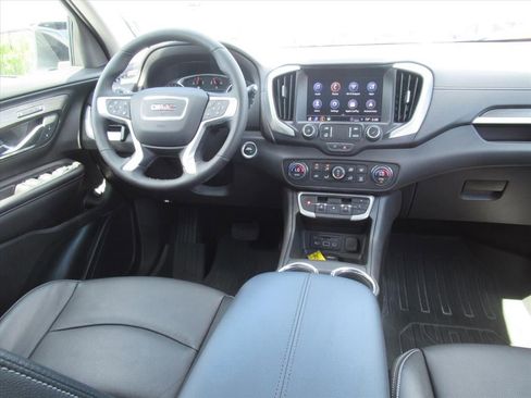 Used 2024 GMC Terrain SLT w/ Tech Package FWD image 13