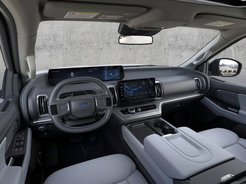 New 2026 Ford Expedition Platinum image 9