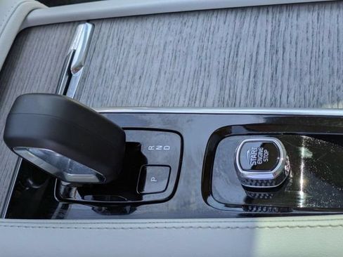 Used 2024 Volvo XC90 B5 Plus w/ Protection Package Premier AWD/4WD image 26