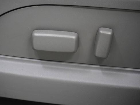 Used 2009 Chevrolet Traverse LT FWD image 16