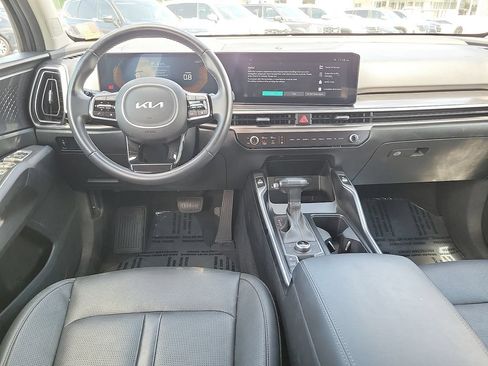 Used 2024 Kia Sorento S AWD/4WD image 11