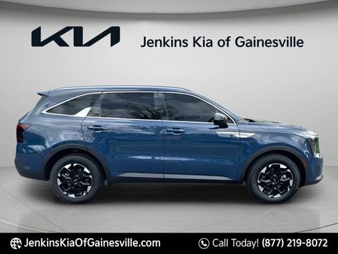 Used 2025 Kia Sorento S w/ Panoramic Sunroof Package FWD image 2