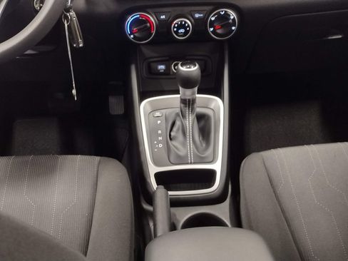 Certified 2023 Hyundai Venue SE FWD image 30
