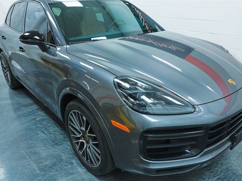 Used 2020 Porsche Cayenne Turbo AWD/4WD image 36