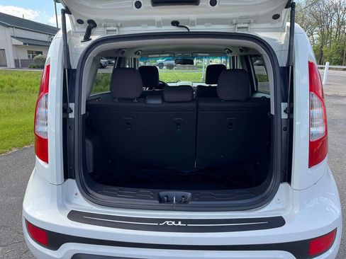 Used 2013 Kia Soul FWD image 6