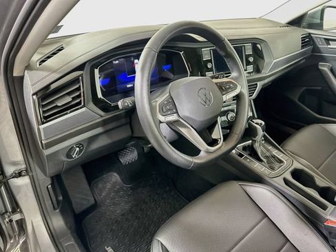 Certified 2023 Volkswagen Jetta SE w/ Panoramic Sunroof Package FWD image 10