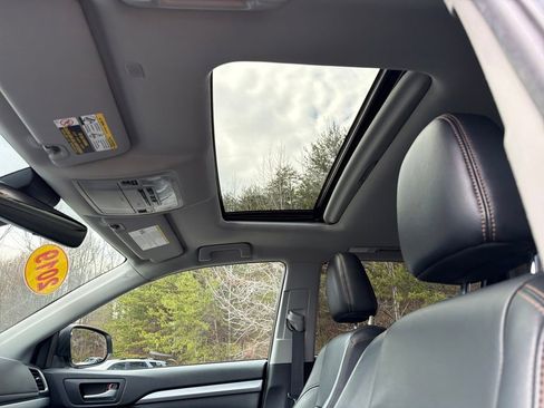 Used 2019 Toyota Highlander XLE image 20