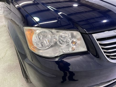 Used 2014 Chrysler Town & Country Touring w/ Trailer Tow Group image 5