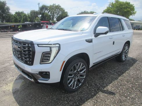 New 2026 GMC Yukon Denali Ultimate AWD/4WD image 9