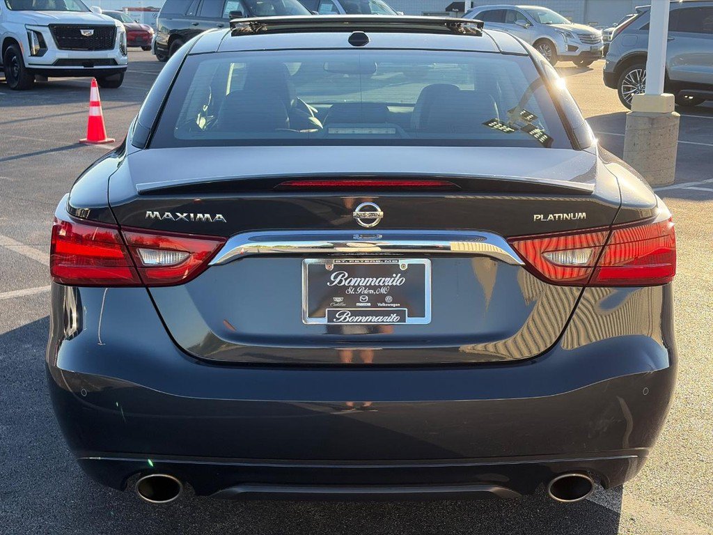 Used 2016 Nissan Maxima Platinum w/ Interior Lighting Package FWD image 6