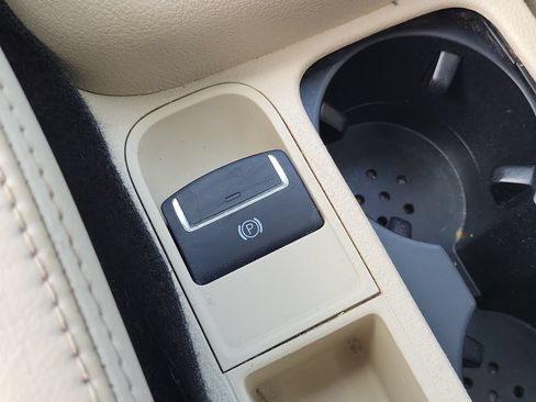 Used 2012 Volkswagen Tiguan SEL AWD/4WD image 30