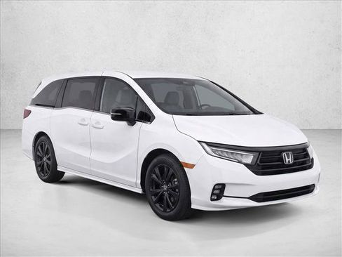 Certified 2024 Honda Odyssey Sport image 3