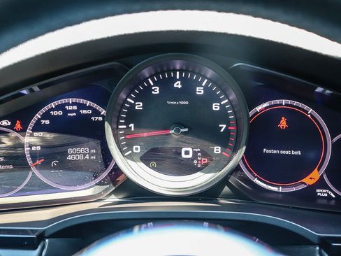 Used 2021 Porsche Cayenne Coupe AWD/4WD image 30