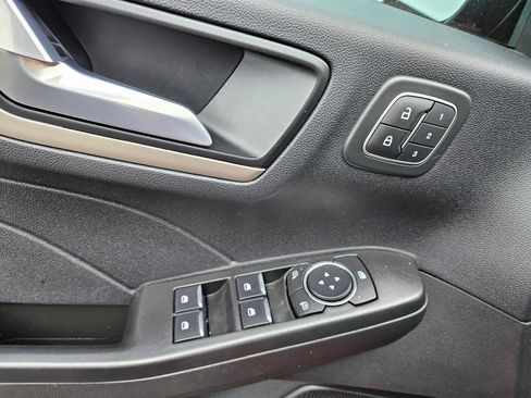 Used 2022 Ford Escape SEL w/ Technology Package FWD image 23