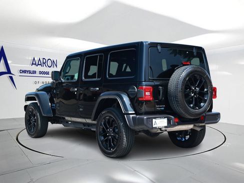 Used 2025 Jeep Wrangler Unlimited Sahara w/ Safety Group AWD/4WD image 2