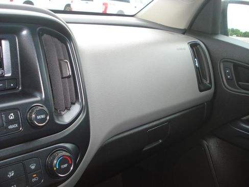 Used 2016 Chevrolet Colorado W/T w/ WT Convenience Package AWD/4WD image 36