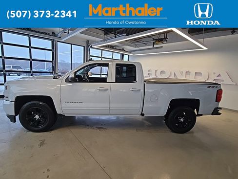 Used 2018 Chevrolet Silverado 1500 LT w/ All Star Edition image 2