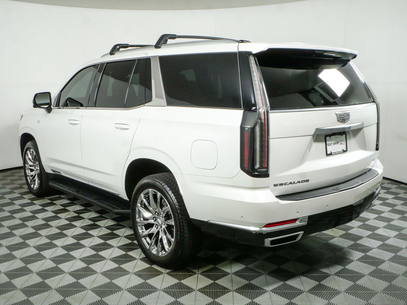 Used 2025 Cadillac Escalade Premium Luxury w/ LPO, Radiant Package RWD image 3